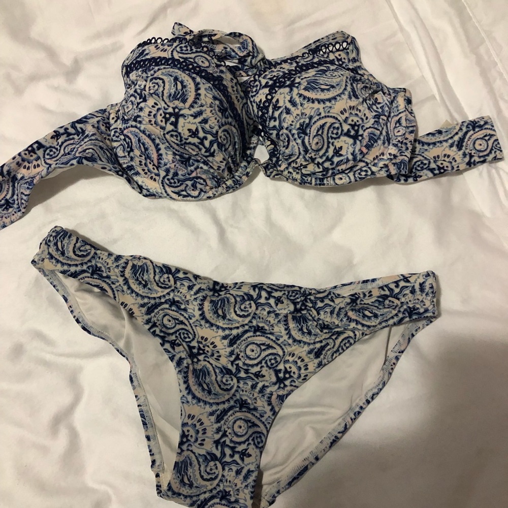 Navy Victoria’s Secret bikini